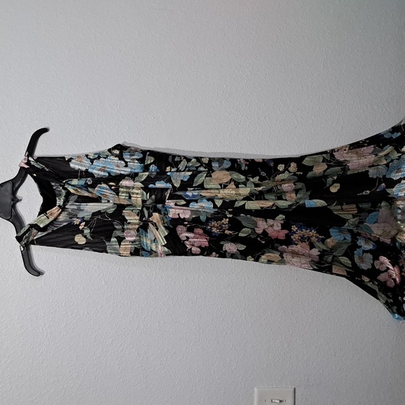 Adrianna Papell Chiffon Printed Halter Gown - Picture 7 of 12